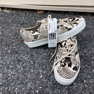 Goth y2k indie normcore gorpcore fisherman Superga Sneaker Women's Size 7.5